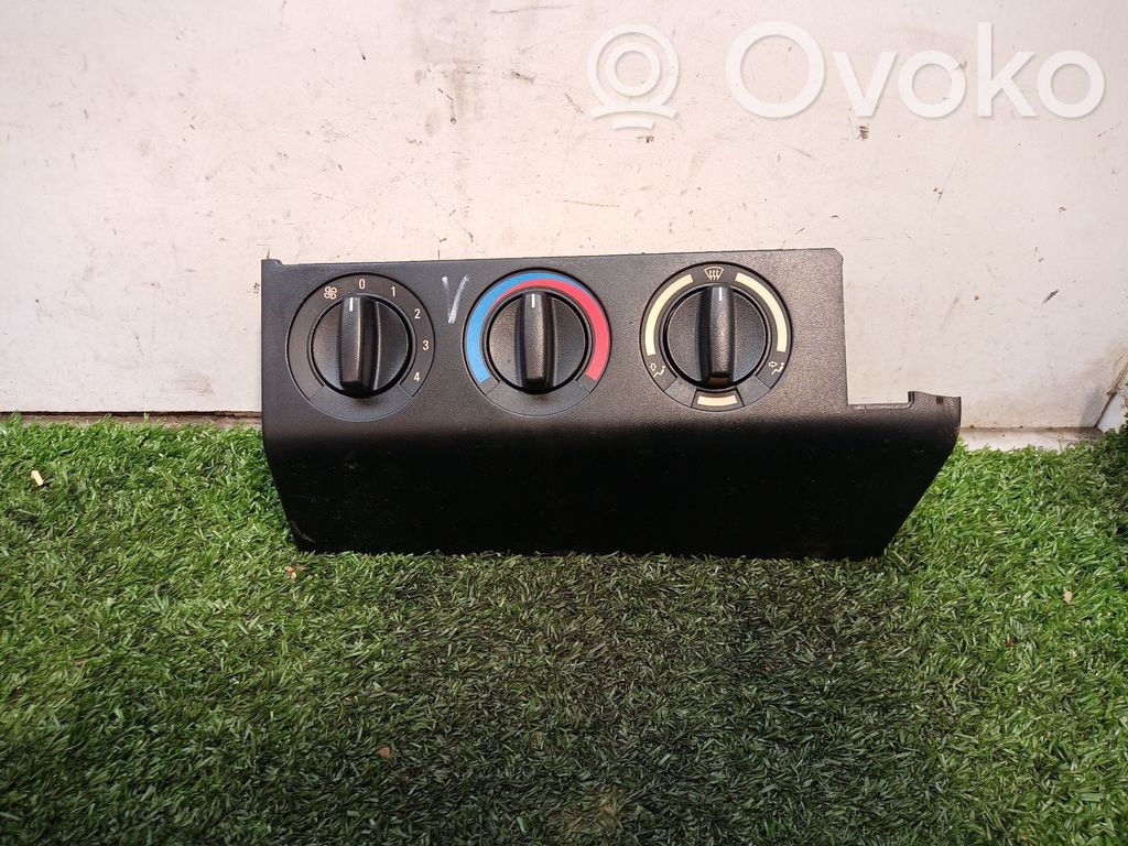 Air conditioner control unit module   8367667,61318360456,61318360456