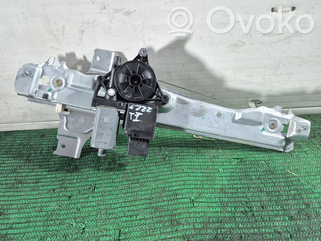 Peugeot 2008 I Rear window lifting mechanism without motor 