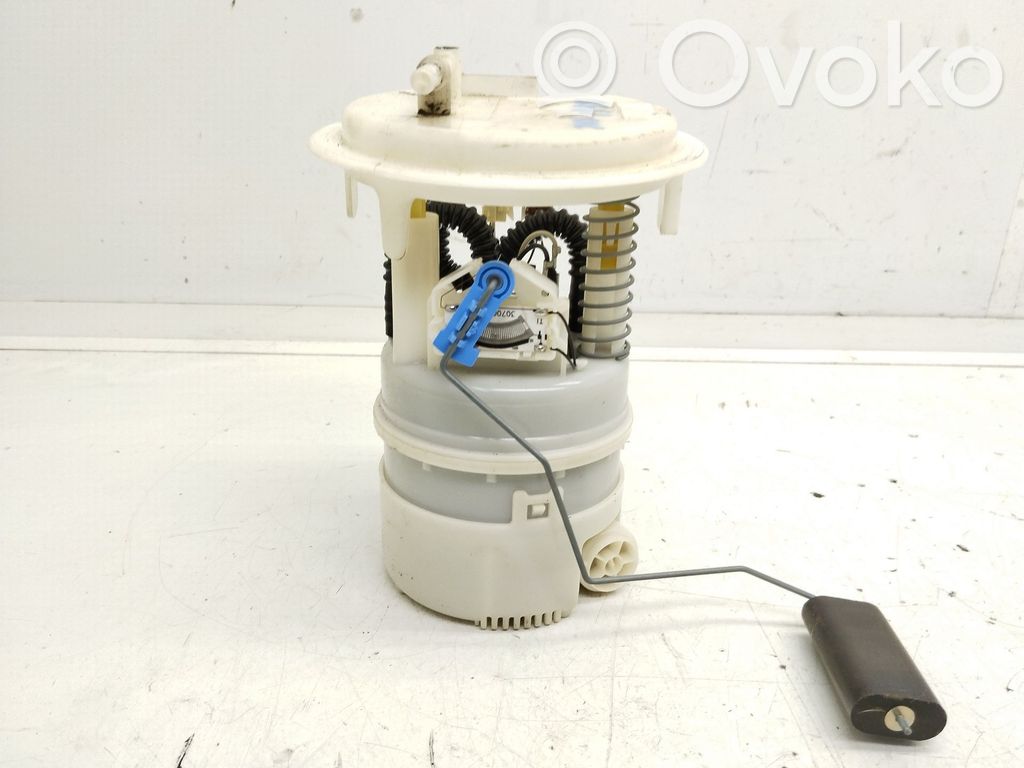 Bomba interna de combustible