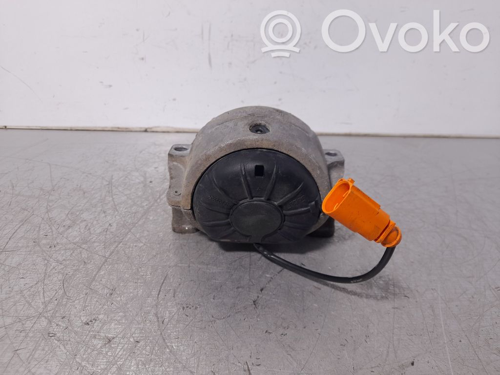 Engine mount bracket   8R0199381