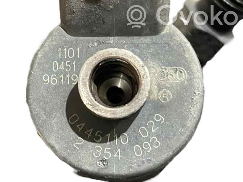 Inyector de combustible   2354093,13532354093