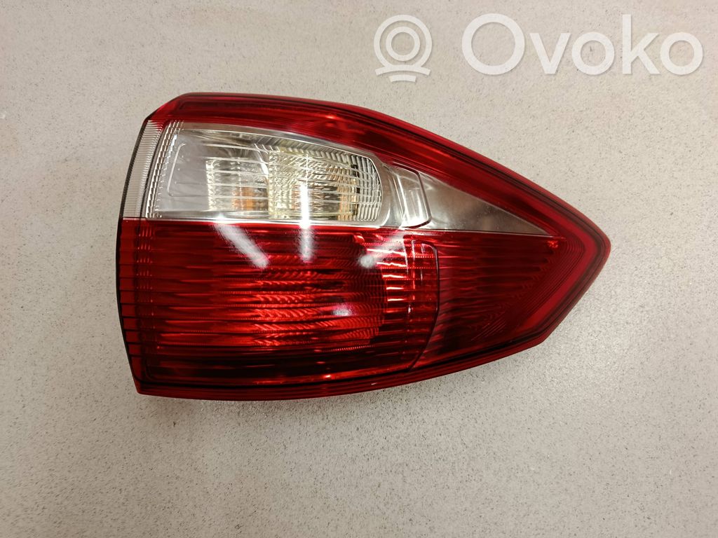 Ford C-MAX II Rear/tail lights 