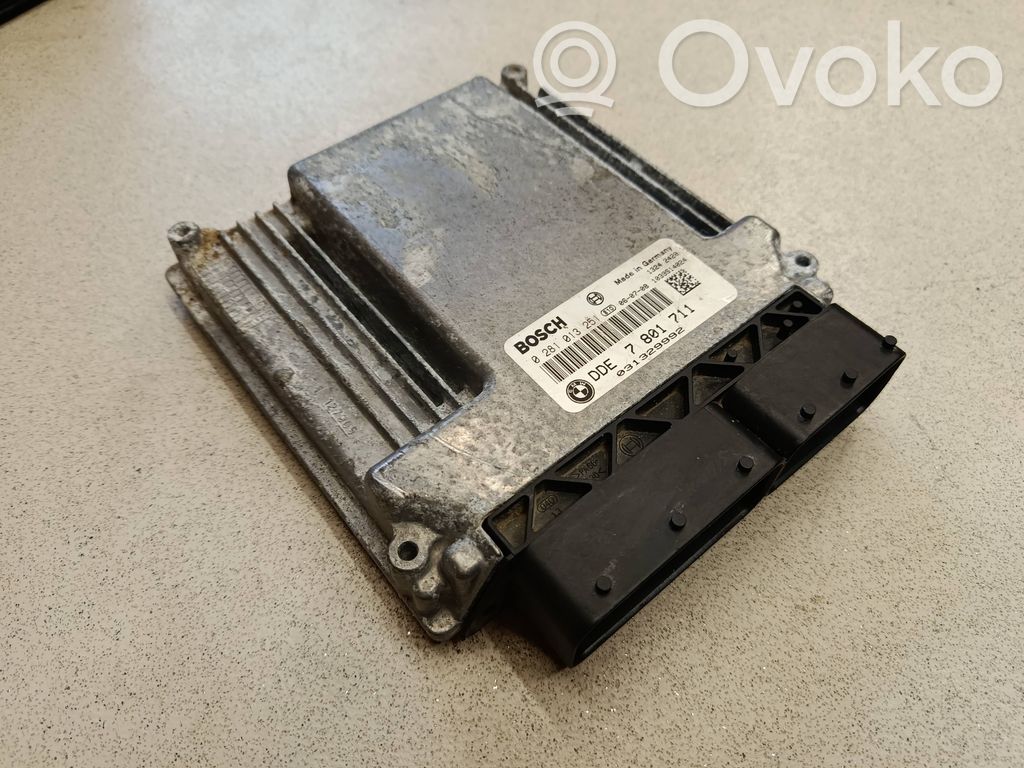 BMW 1 E81 E87 Engine control unit/module 