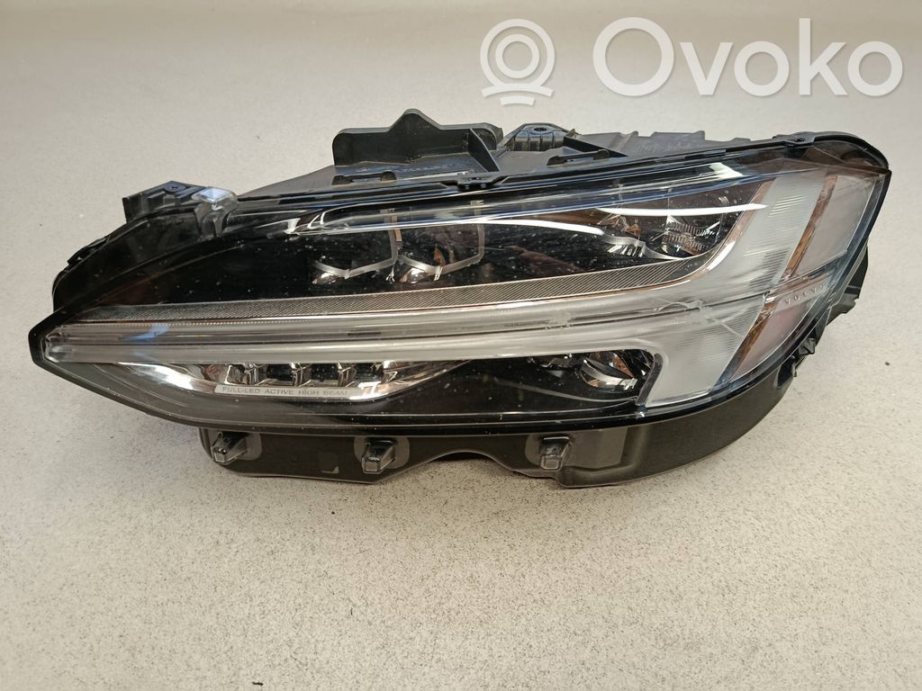 Volvo S90, V90 Lampa przednia 