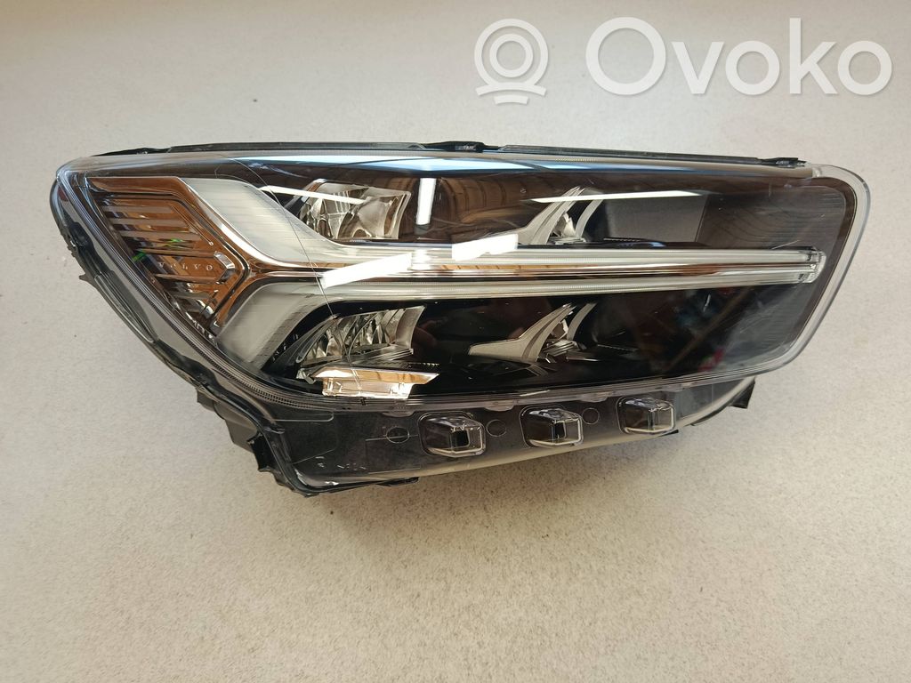 Volvo XC40 Scheinwerfer 