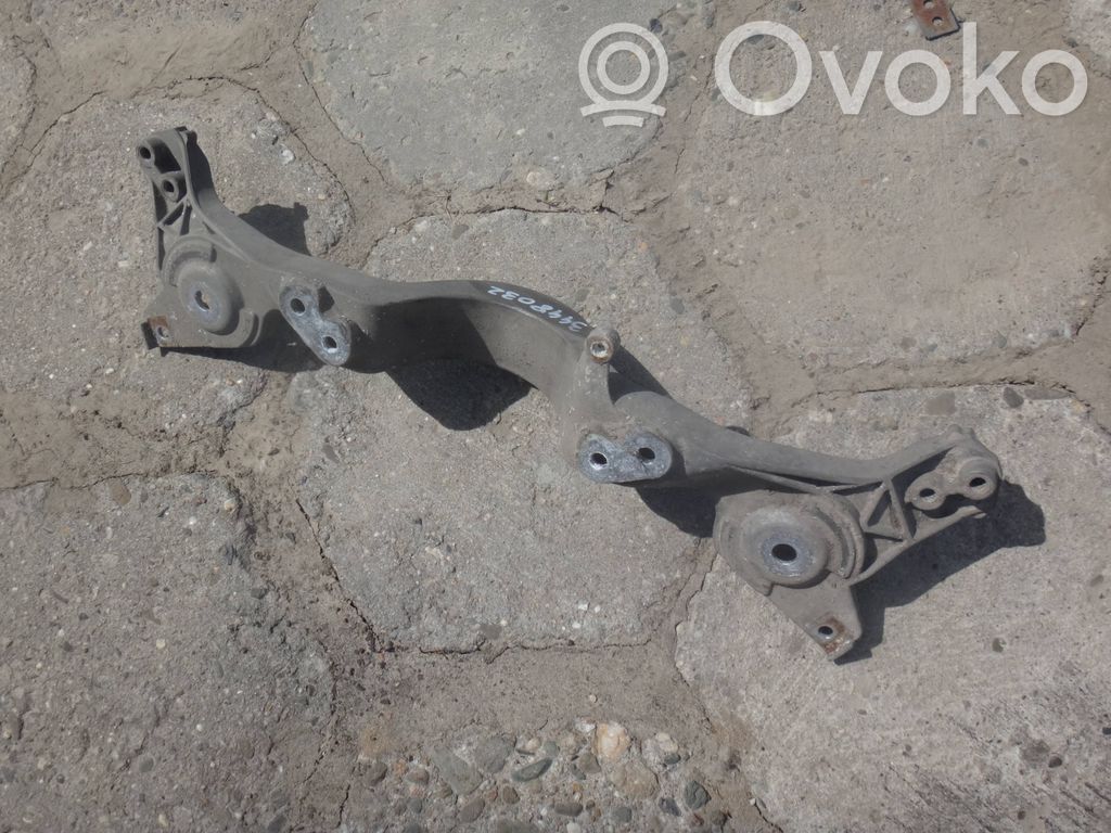 Rear differential/diff mount bracket   3448032
