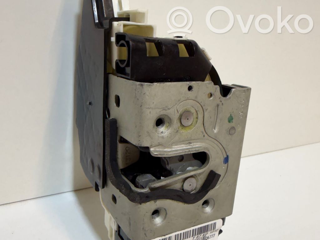 Etuoven lukko   P04589913AH,06777,96777,T67KD1312