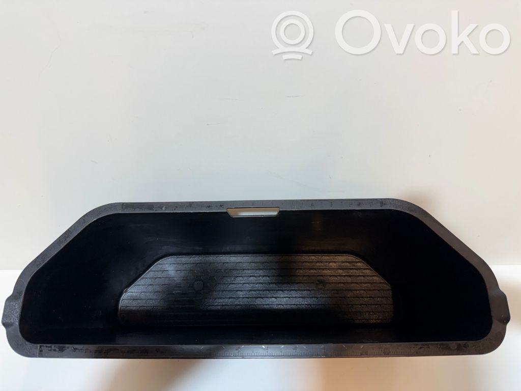 Dodge RAM Kita salono detalė 