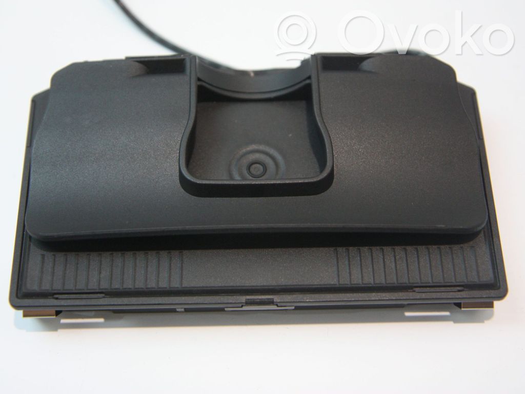 BMW 7 G11 G12 Wireless charging module 