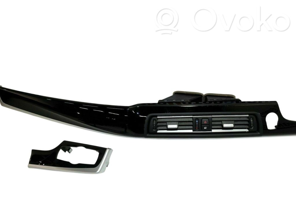 BMW 5 F10 F11 Prietaisų skydelio apdaila 