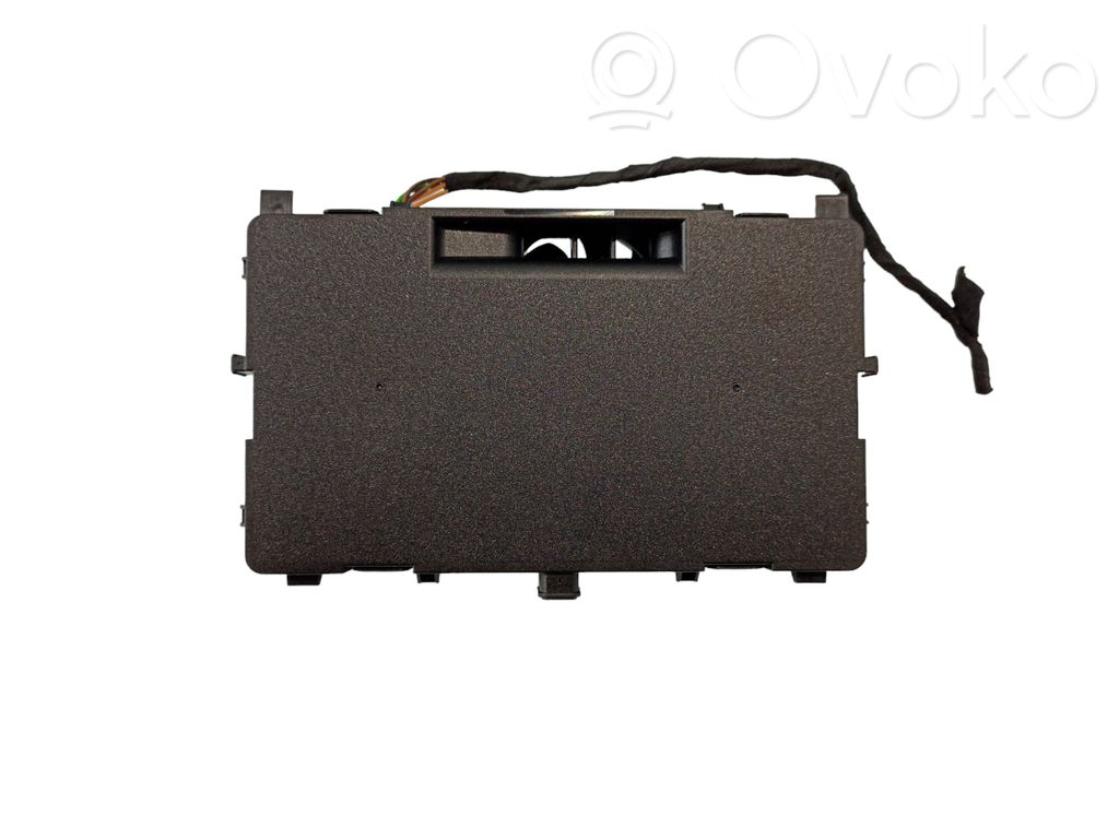 BMW 2 Active Tourer U06 Wireless charging module 