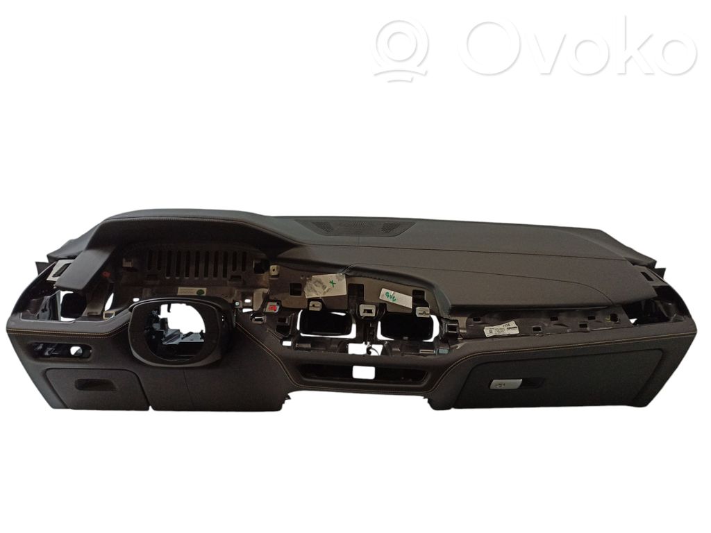 BMW X6M G06 F96 Panelė 