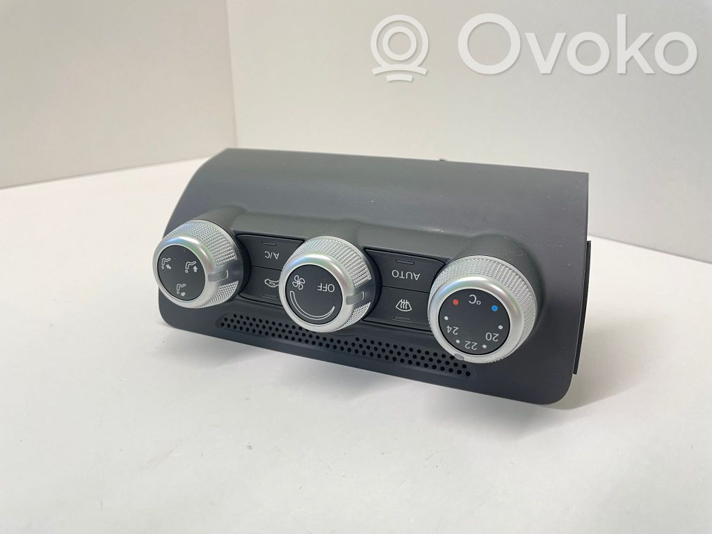 Audi A1 Climate control unit 