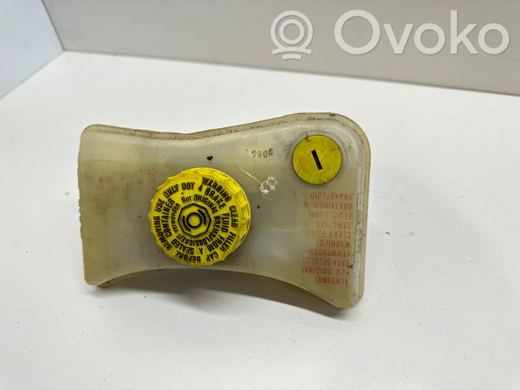 Audi A4 S4 B7 8E 8H Brake fluid reservoir 