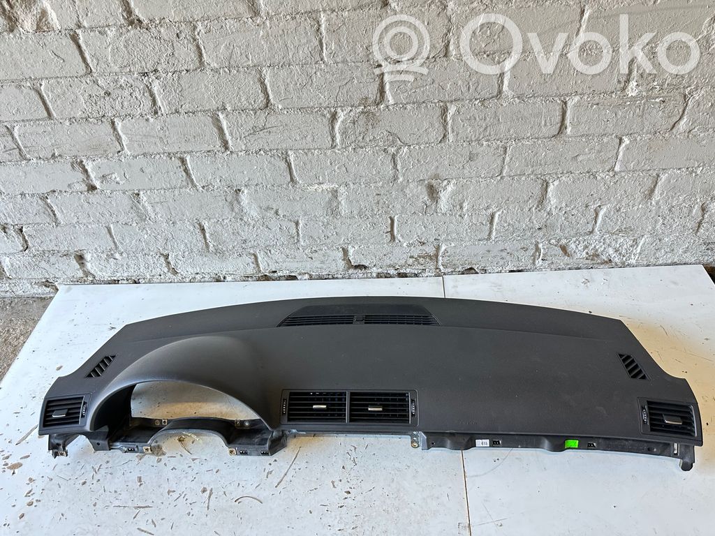 Audi A4 S4 B7 8E 8H Dashboard 