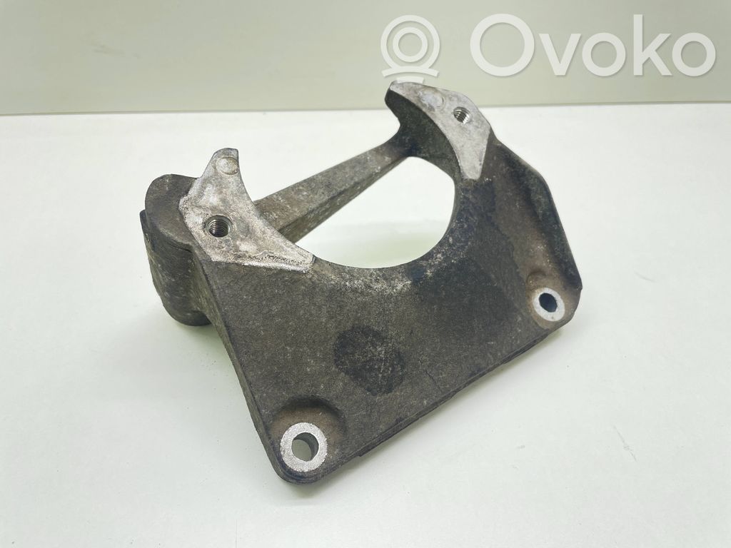 BMW 5 E60 E61 Engine mounting bracket 