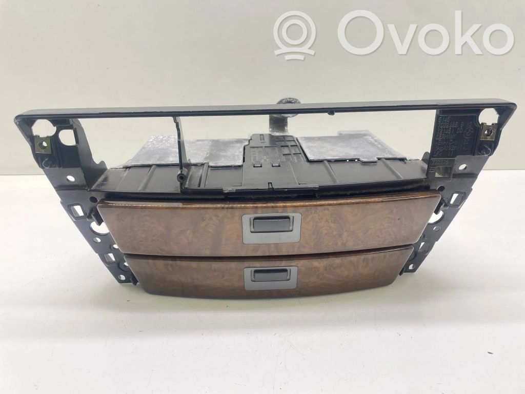 Dashboard storage box/compartment   7032886,12145100,311520700