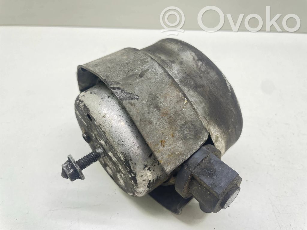 Audi A4 S4 B6 8E 8H Engine mount bracket 