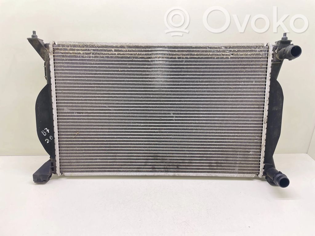 Audi A4 S4 B7 8E 8H Coolant radiator 