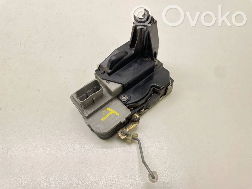 Peugeot 307 Front door lock 