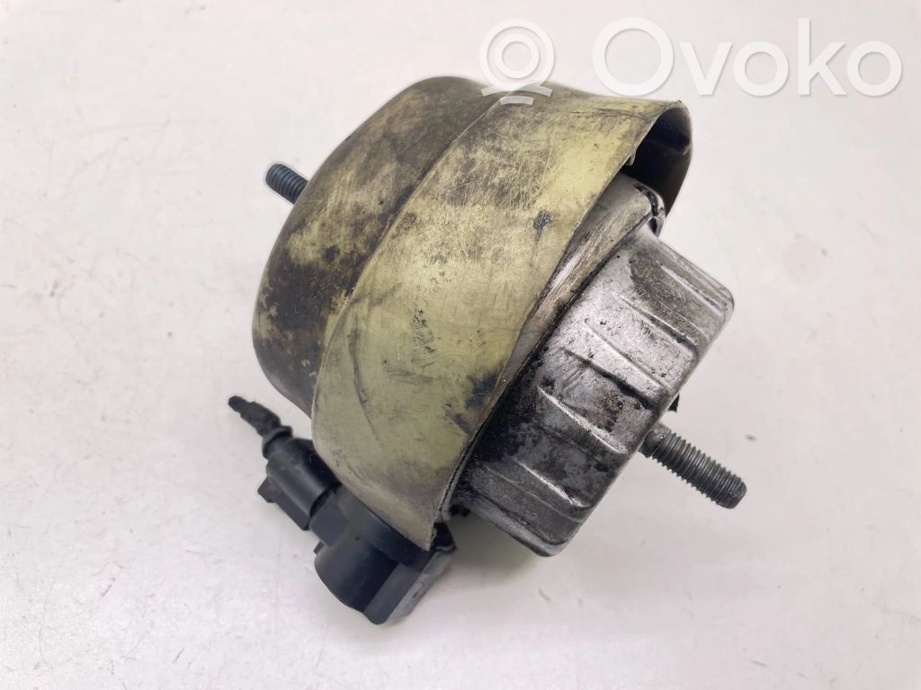 Audi A6 S6 C6 4F Engine mount bracket 