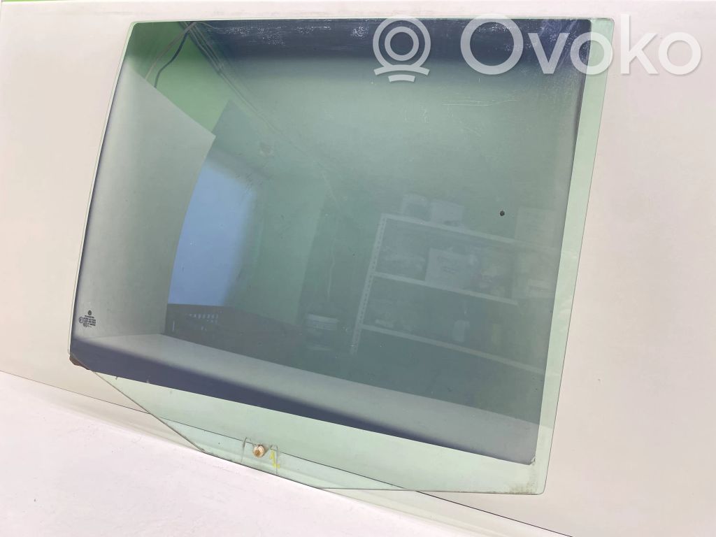 Volkswagen Touran I Rear door window glass 