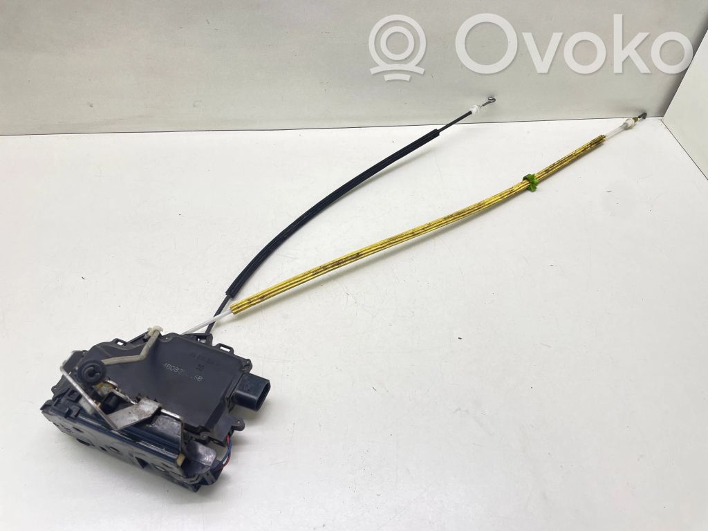 Audi A6 S6 C5 4B Zamek drzwi tylnych 