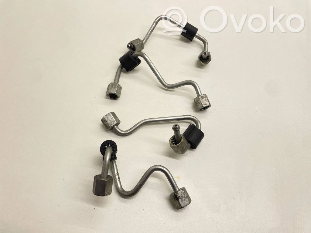 Volkswagen Tiguan Fuel line pipe 