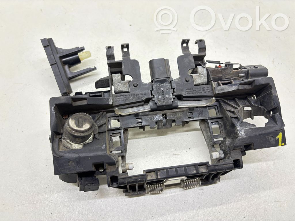 Audi A8 S8 D3 4E Front door exterior handle/bracket 
