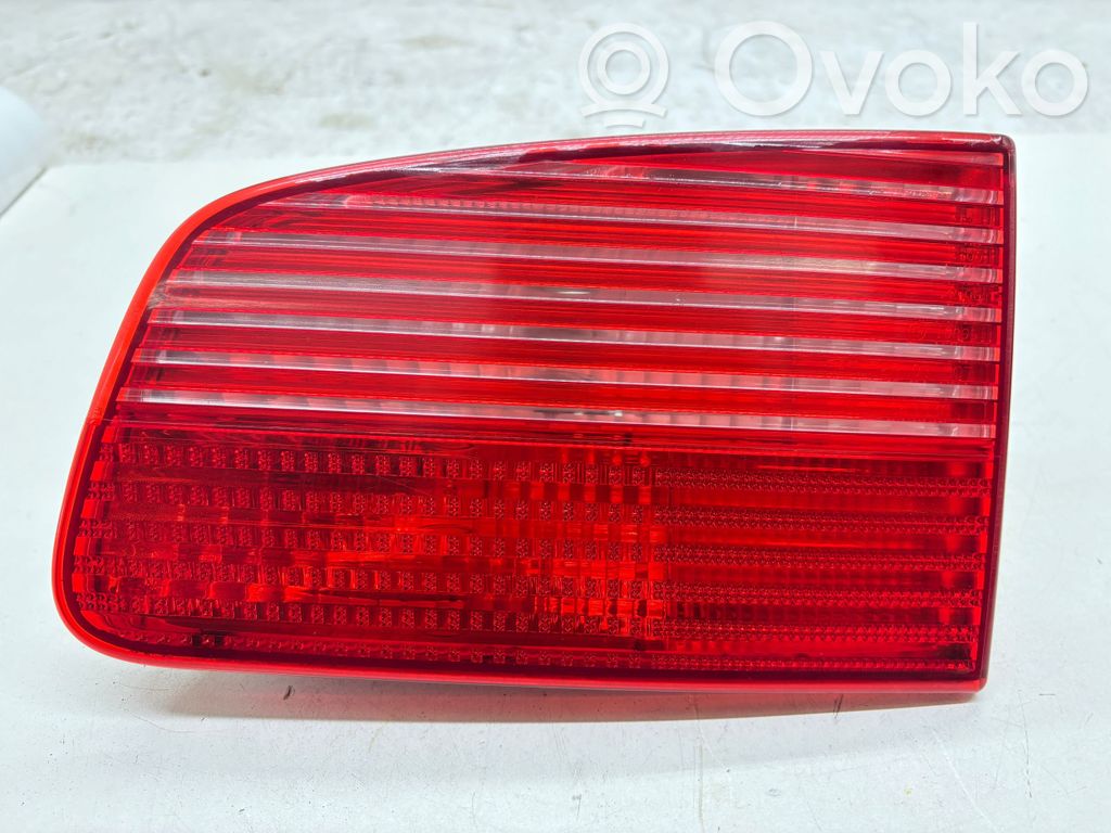 Saab 9-5 Galinis žibintas dangtyje 