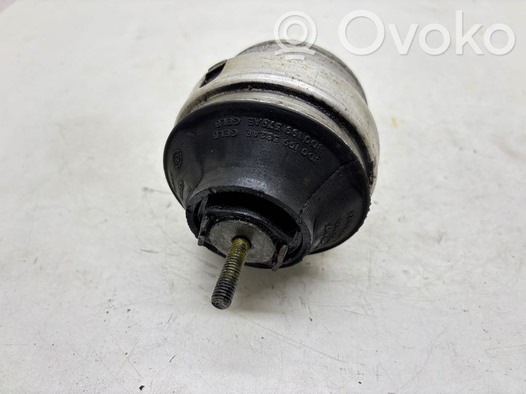 Volkswagen PASSAT B5.5 Engine mount bracket 