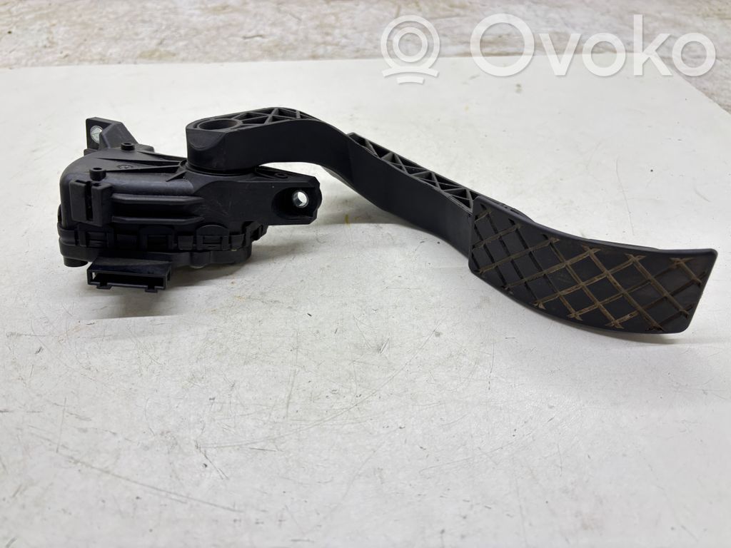 Volkswagen PASSAT B5.5 Accelerator throttle pedal 