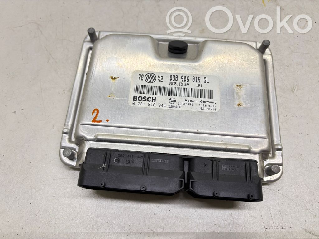 Volkswagen PASSAT B5.5 Engine control unit/module 