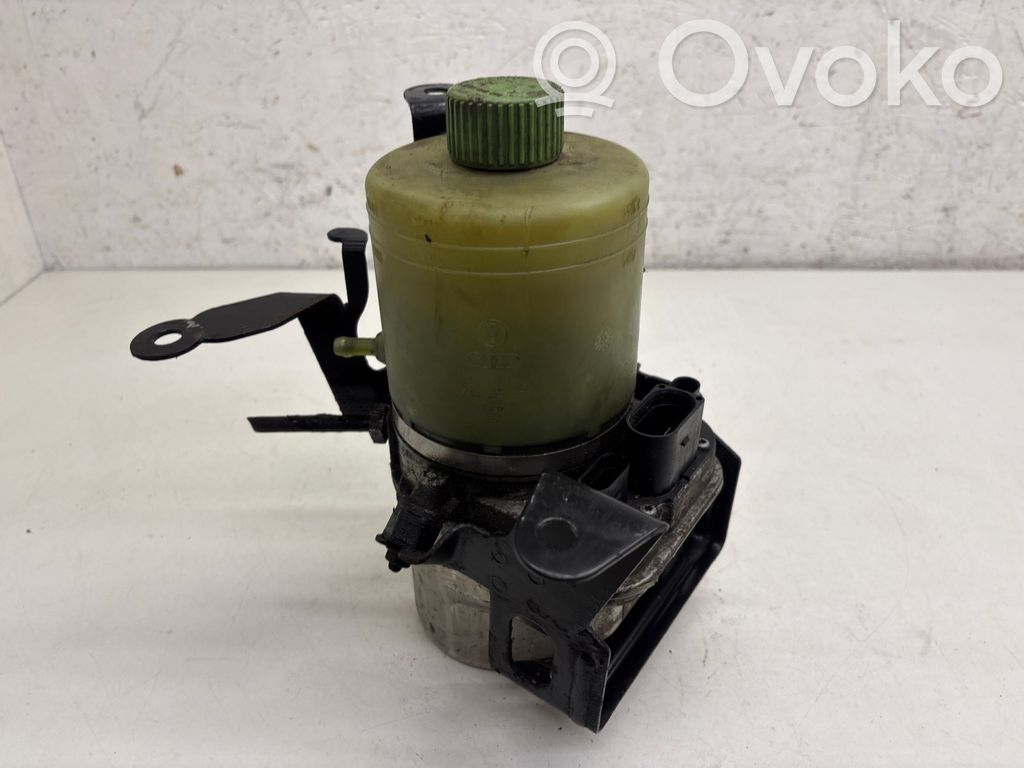 Volkswagen Polo Ohjaustehostimen pumppu 