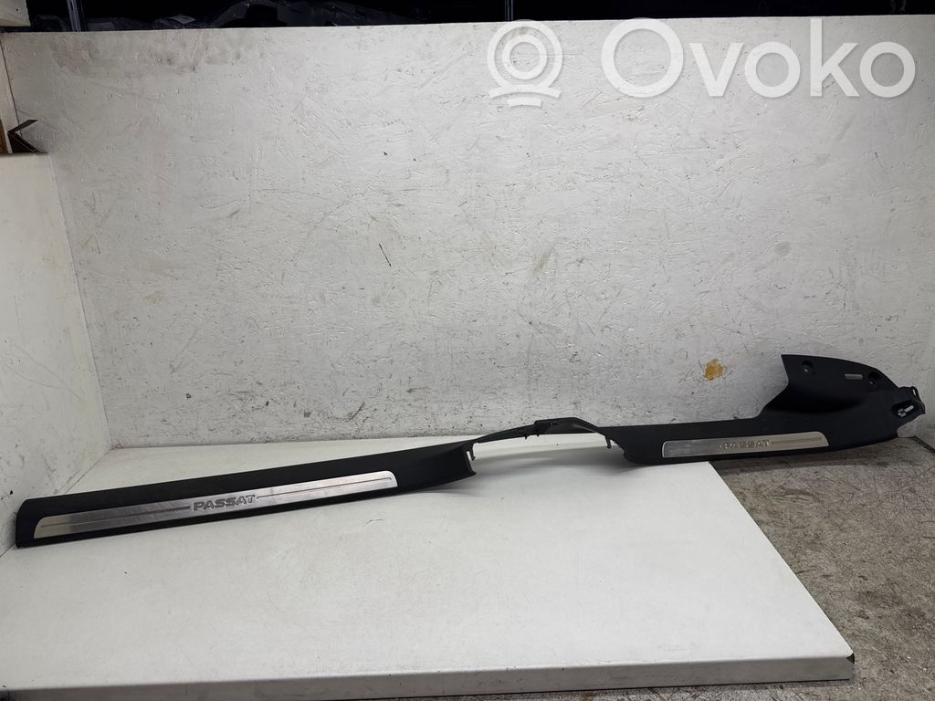 Volkswagen PASSAT B7 Etuoven kynnyksen suojalista 