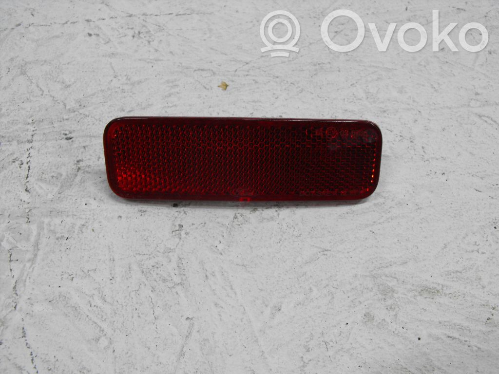 Reflector de faros/luces traseros   BK21515B0AA