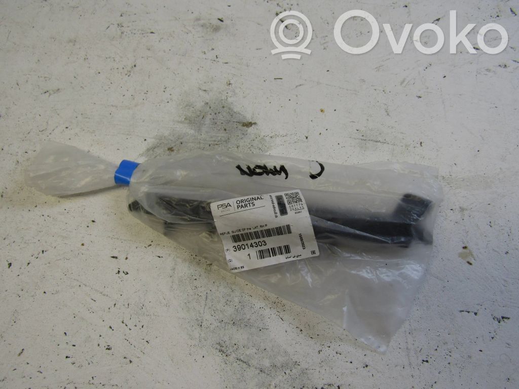 Opel Corsa E Front bumper mounting bracket 