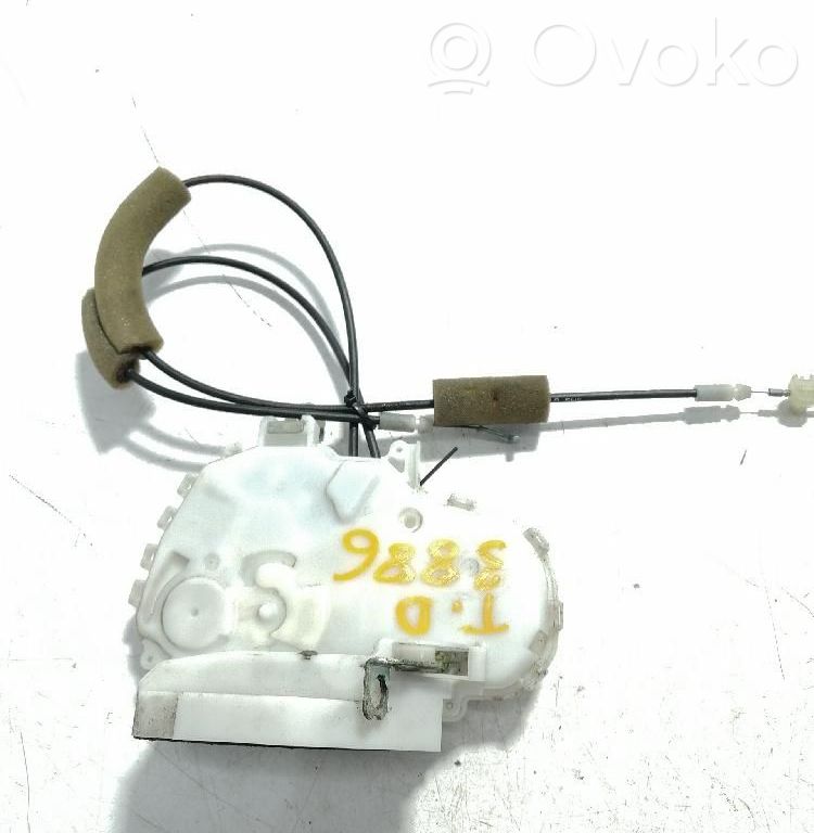 Honda Civic Takaoven lukko 