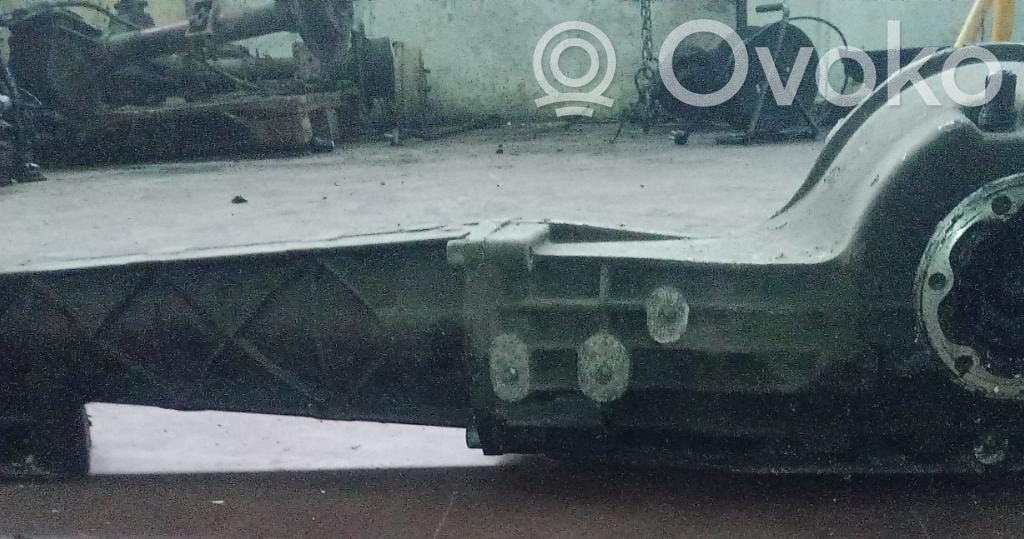 Audi A4 S4 B5 8D Aizmugurējais reduktors