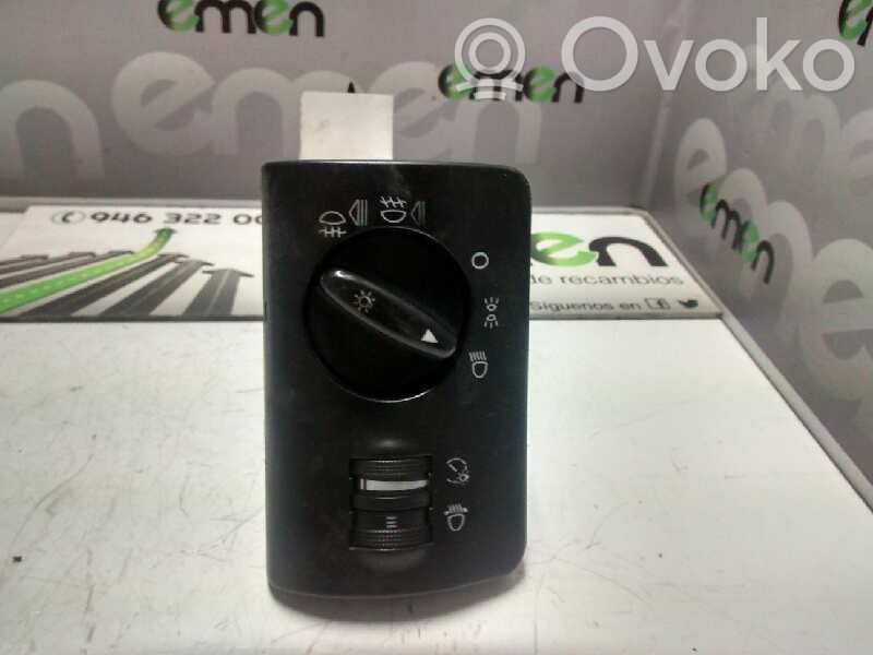 Audi A6 S6 C4 4A Leva indicatori