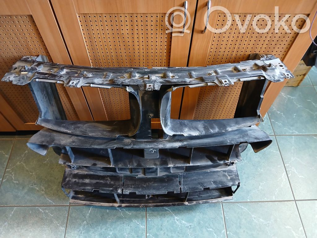 BMW X5 F15 Pas przedni 