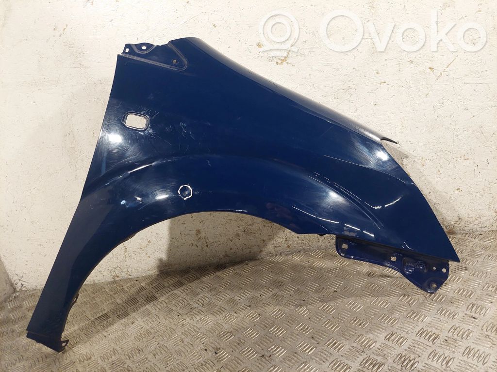 Toyota Corolla Verso AR10 Spārns 