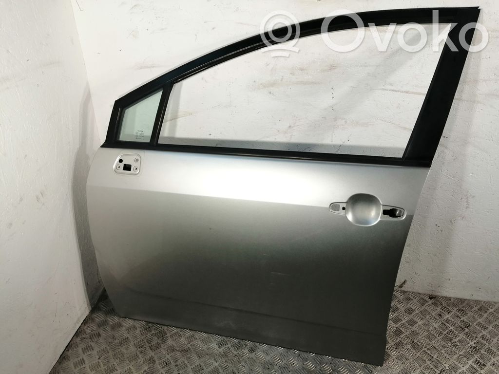 Toyota Corolla Verso AR10 Puerta delantera 