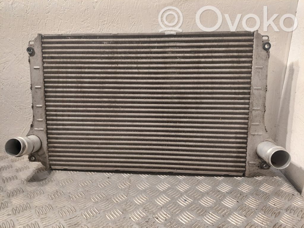 Toyota Avensis T250 Interkūlerio radiatorius 