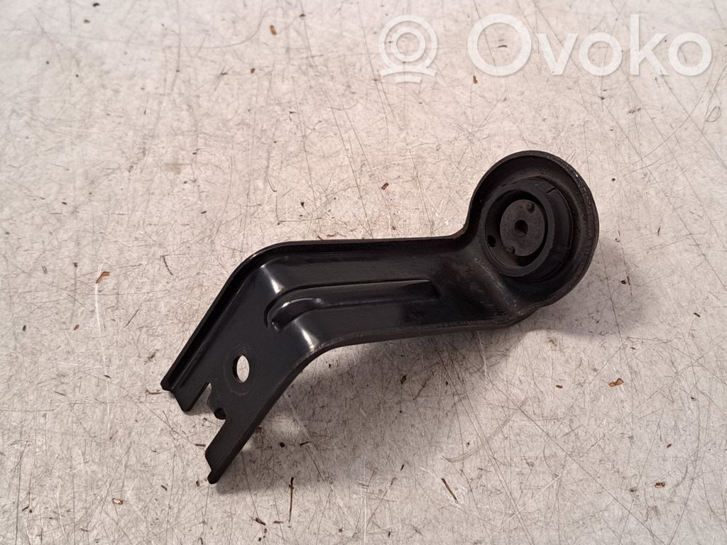 Radiator mount bracket   165330R020