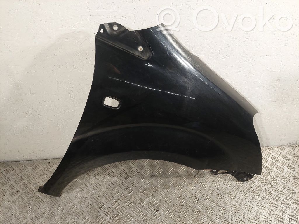 Toyota Corolla Verso AR10 Sparnas 
