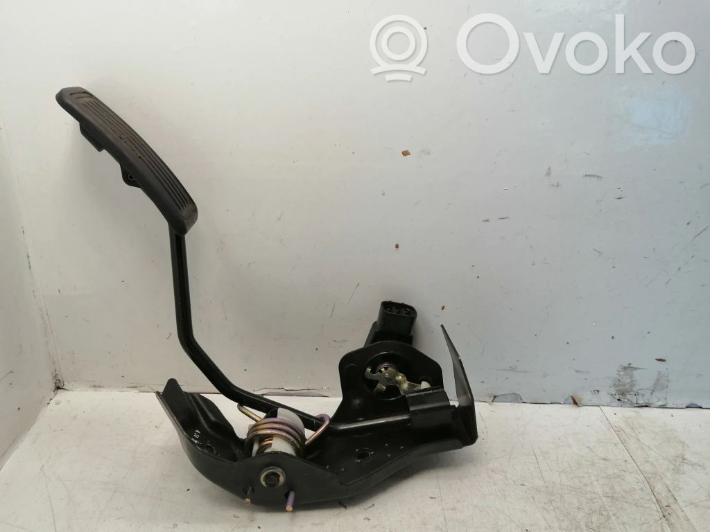Toyota Avensis T250 Accelerator throttle pedal 