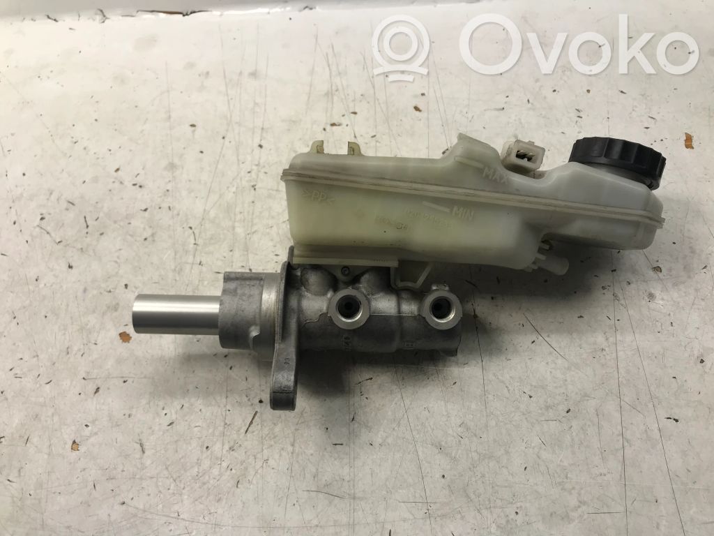 Toyota Verso Główny cylinder hamulca 
