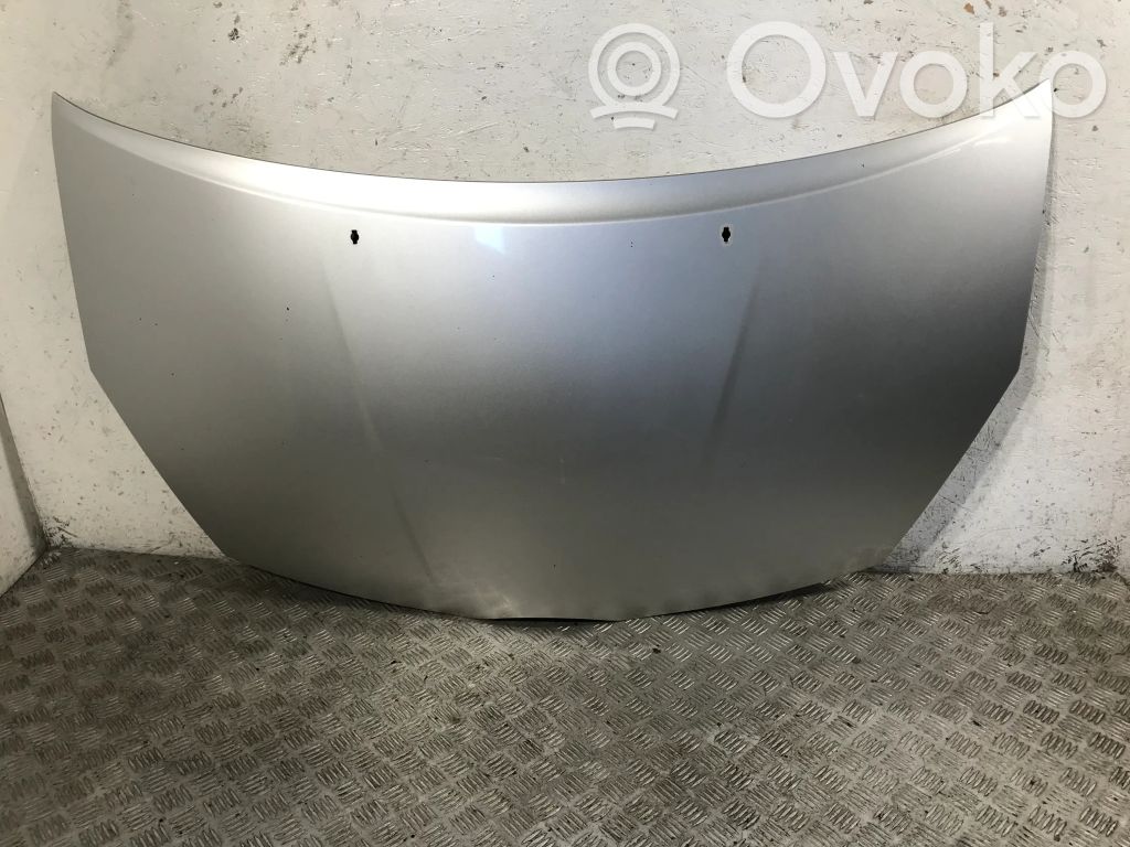 Toyota Corolla Verso AR10 Konepelti 