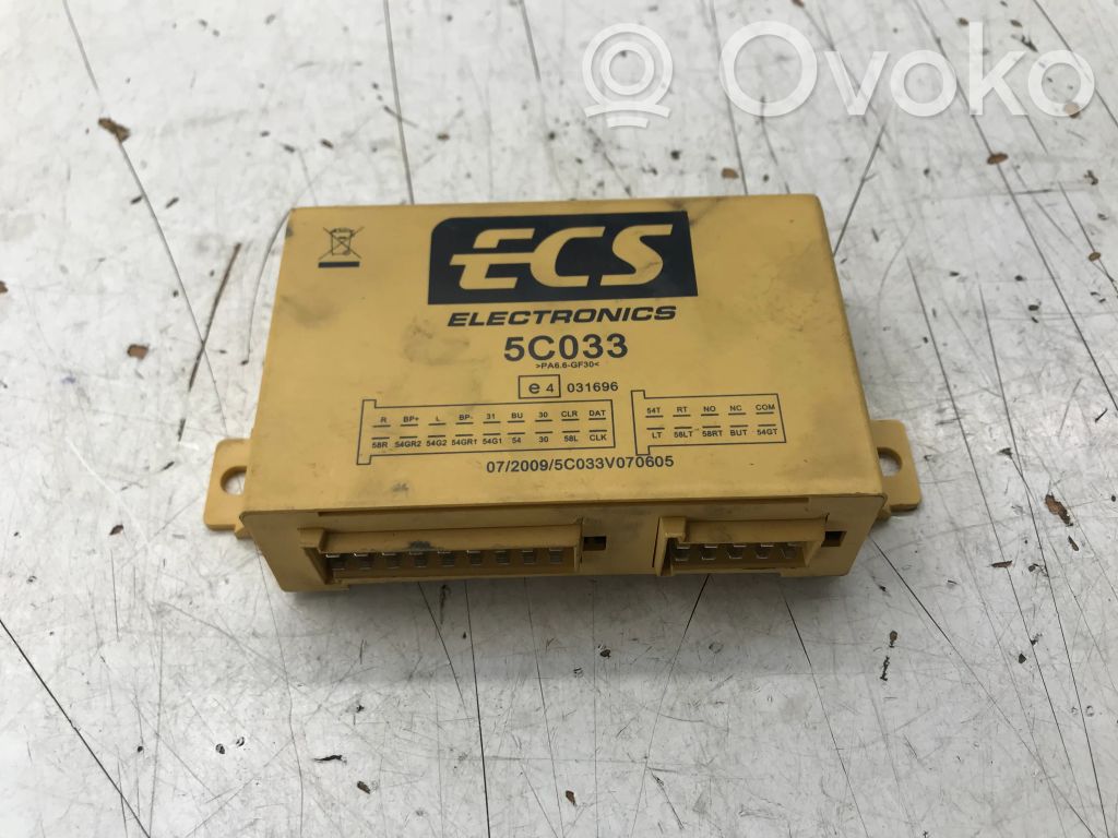Toyota Avensis T270 Tow bar trailer control unit/module 